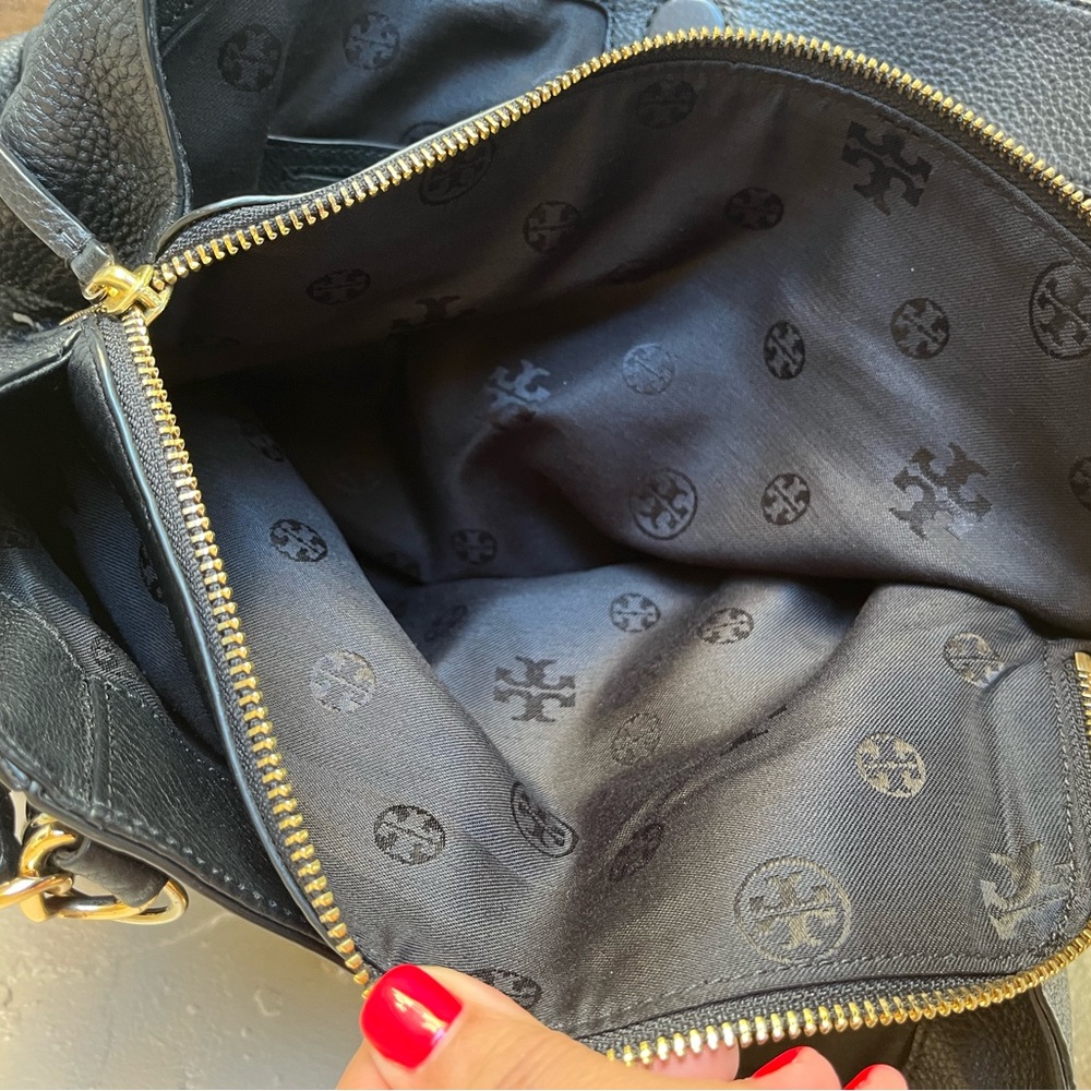 Tory Burch Black Leather Shoulder Bag - Picture 11 of 12